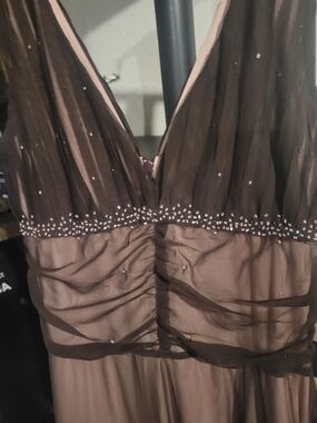 Elegant Brown V-Neck Evening Dress